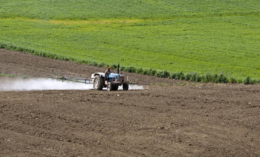 De nouvelles règles ravivent le débat sur les pesticides